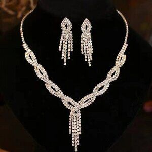 Fashion Rhinestone Necklace and Earring Set